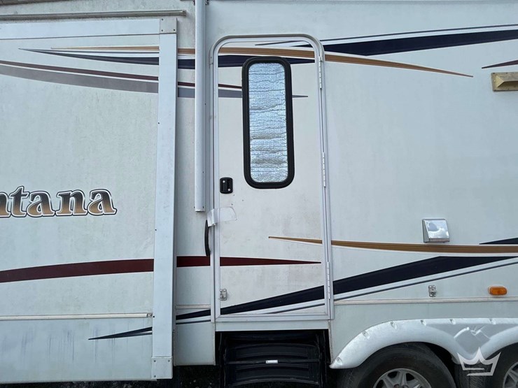 2012-keystone-montana-5th-wheel-t/a-travel-trailer-image-22