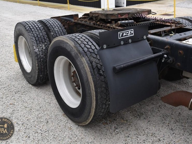 2014-international-prostar-image-27