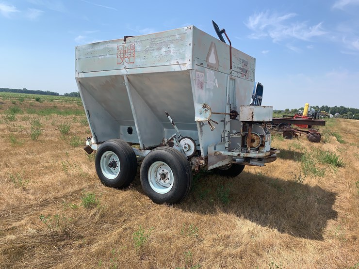 cenex-spreader-image-9
