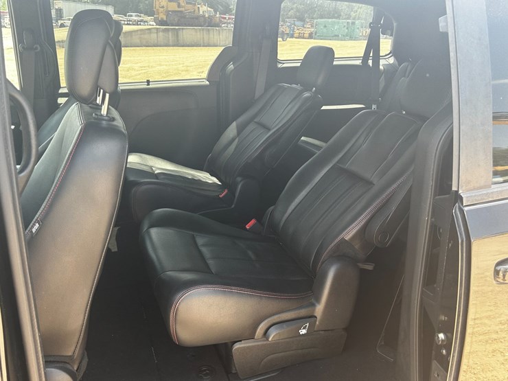 2019-dodge-grand-caravan-image-8