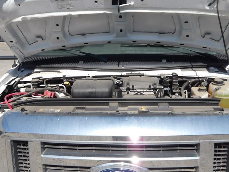 2021-ford-e450-image-11