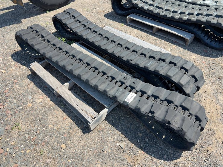 (2)-rubber-skid-steer-tracks-image-1