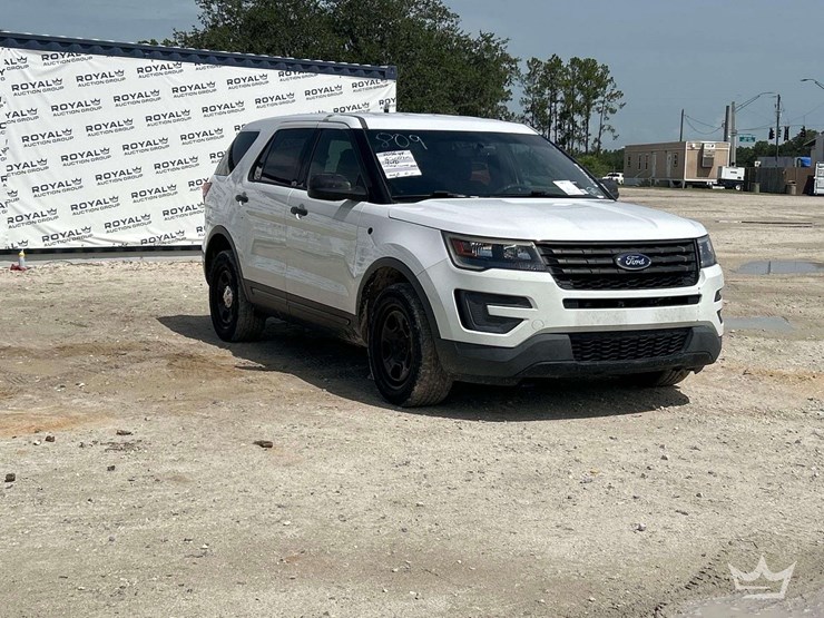 2016-ford-explorer-image-2