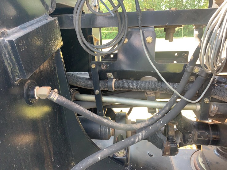 2004-new-holland-tj375-image-10