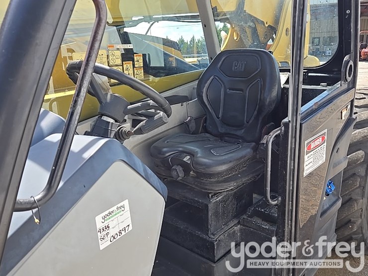 2019-caterpillar-tl943d-image-35