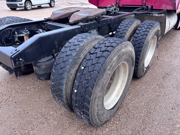 1994-peterbilt-377-image-6
