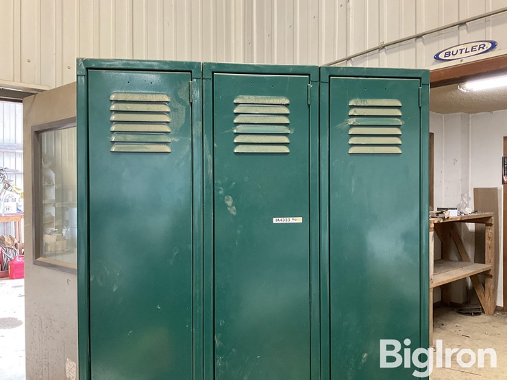 3-connected-lockers-image-11