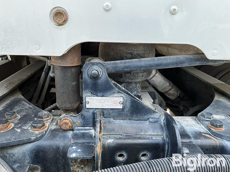 2015-kenworth-t680-image-11