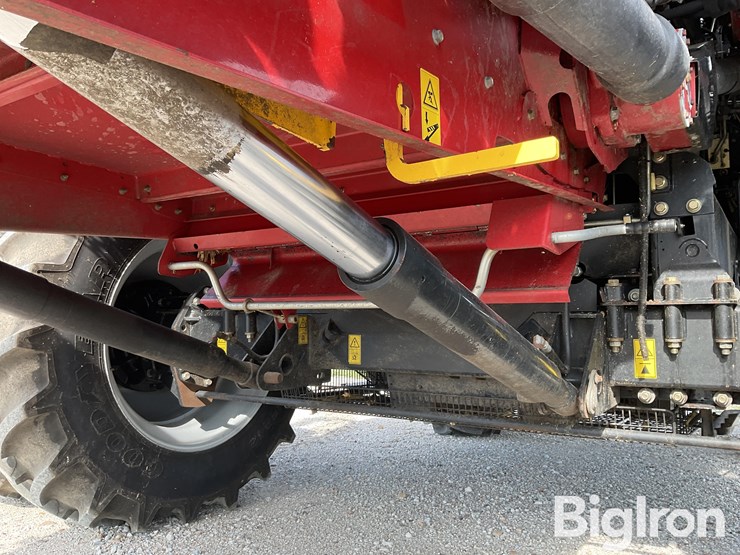 2015-case-ih-8240-image-12