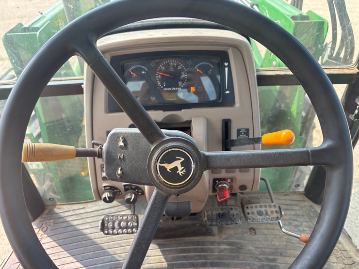 2012-john-deere-5083e-image-11
