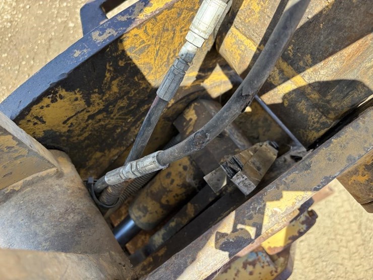 caterpillar-313b-image-12