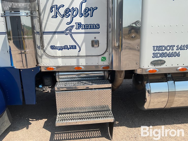 2003-peterbilt-379-image-15