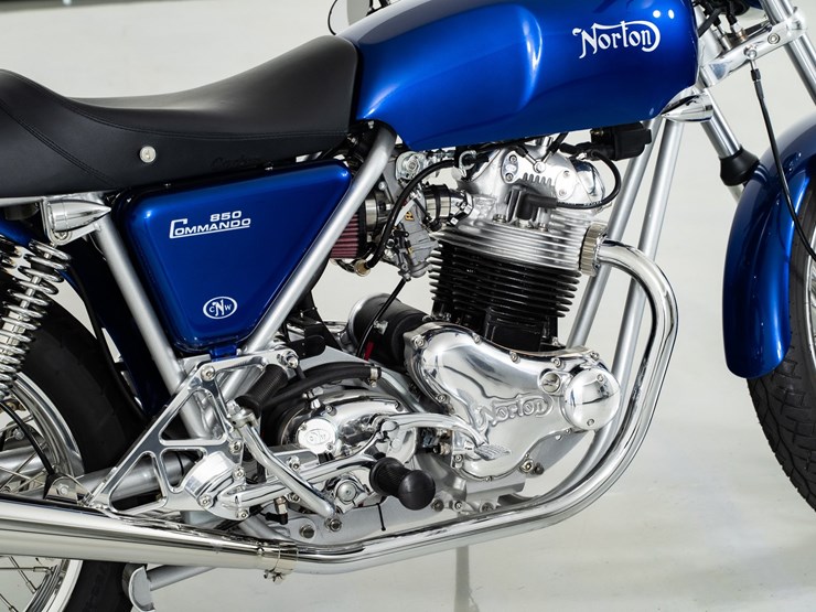 #132-•-1975-norton-850-commando-image-5