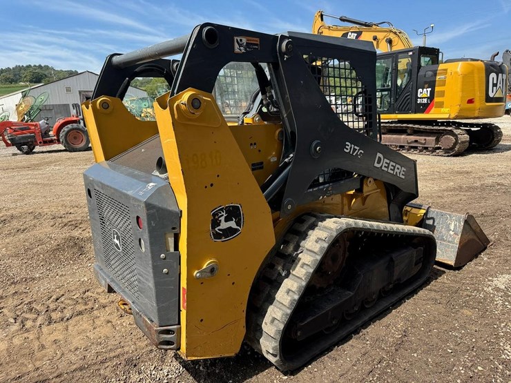 2017-deere-317g-image-6