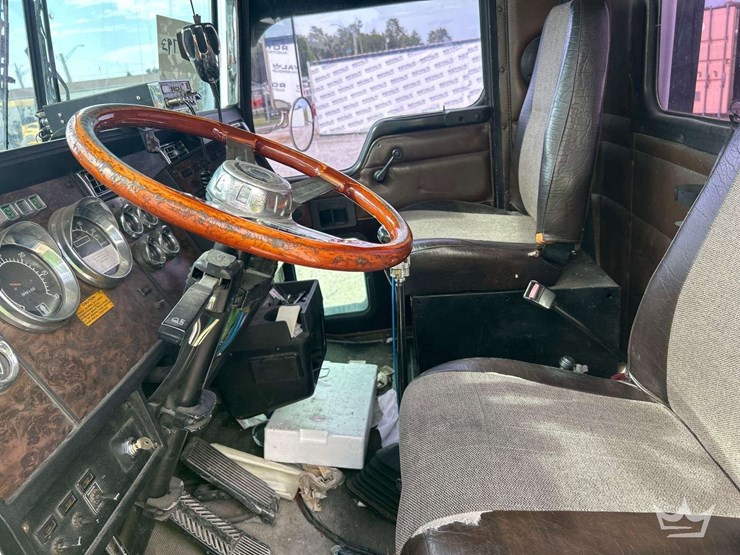 1995-kenworth-t400-image-15