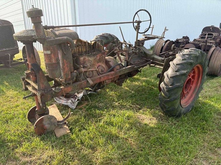 farmall-f-20-"duckbill"-project-image-1