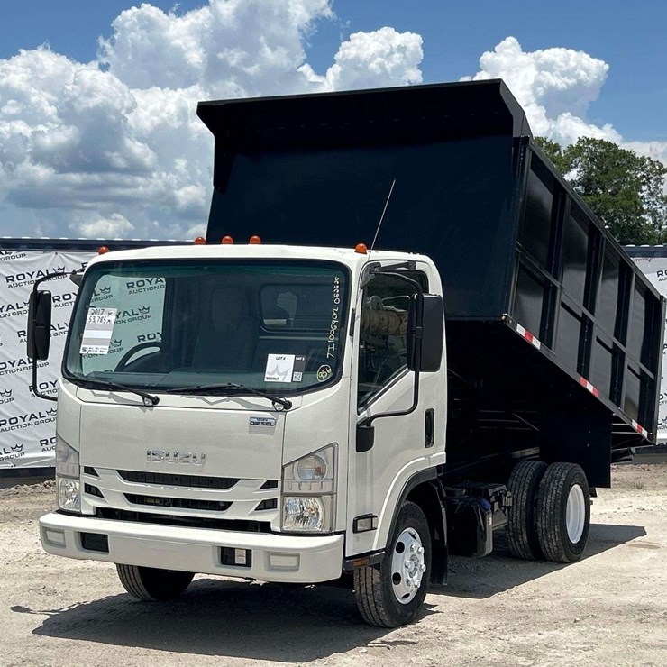 2017 ISUZU NPR