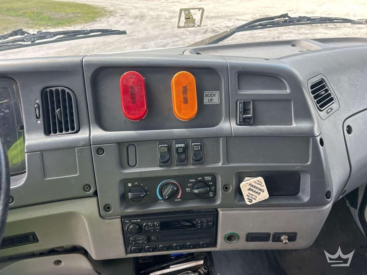 1998-ford-lt9513-image-16