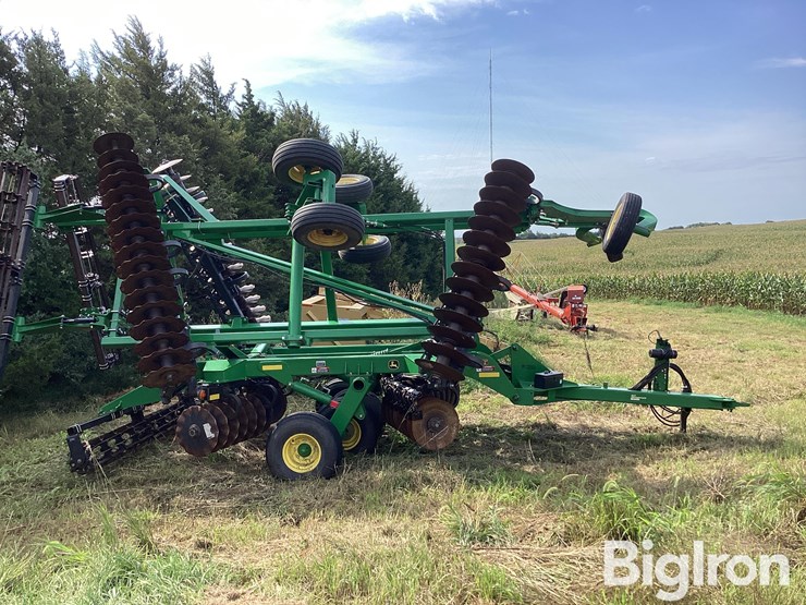 2012-john-deere-2623-image-8
