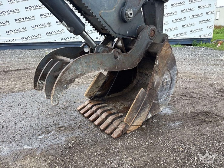 2015-deere-410l-image-6