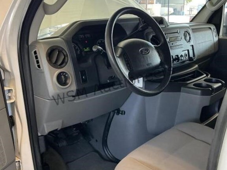 2009-ford-e350-image-24