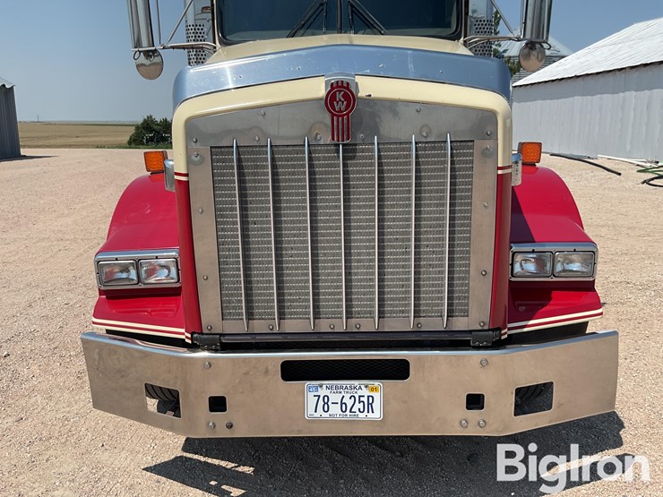2012-kenworth-t800-image-9