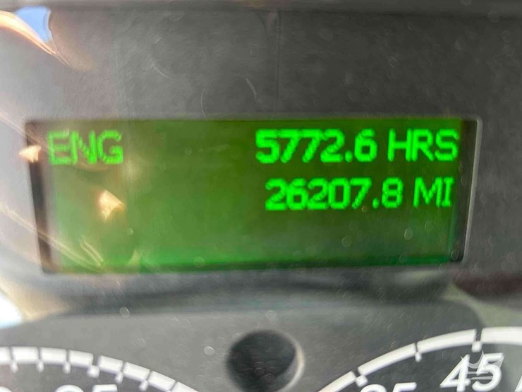 2018-freightliner-m2-106-image-7