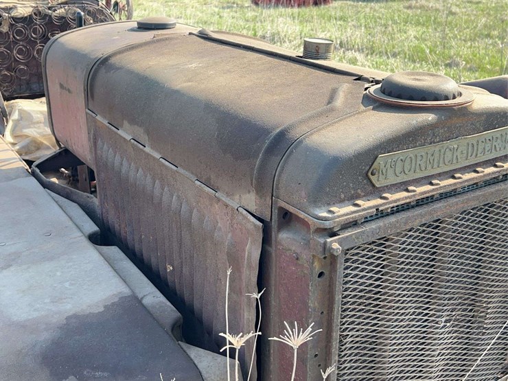 mccormick-deering-t20-crawler-image-10