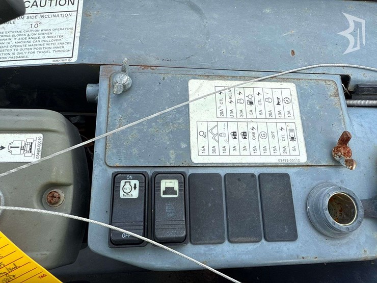 2022-takeuchi-tb225-image-35