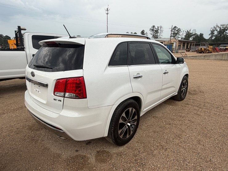 2011-kia-sorento-image-3