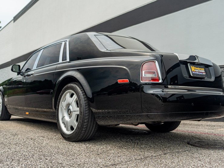 #110-•-2014-rolls-royce-phantom-sedan-image-7