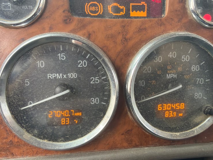 2008-peterbilt-365-image-11