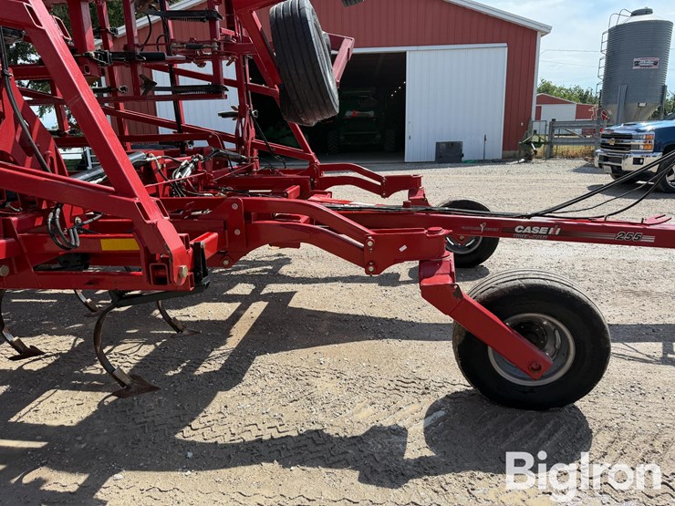 2018-case-ih-255-image-18