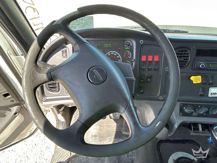 2016-freightliner-114sd-image-25
