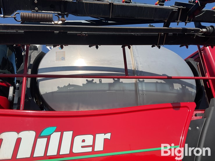 2018-miller-6300-nitro-self-propelled-sprayer-image-12