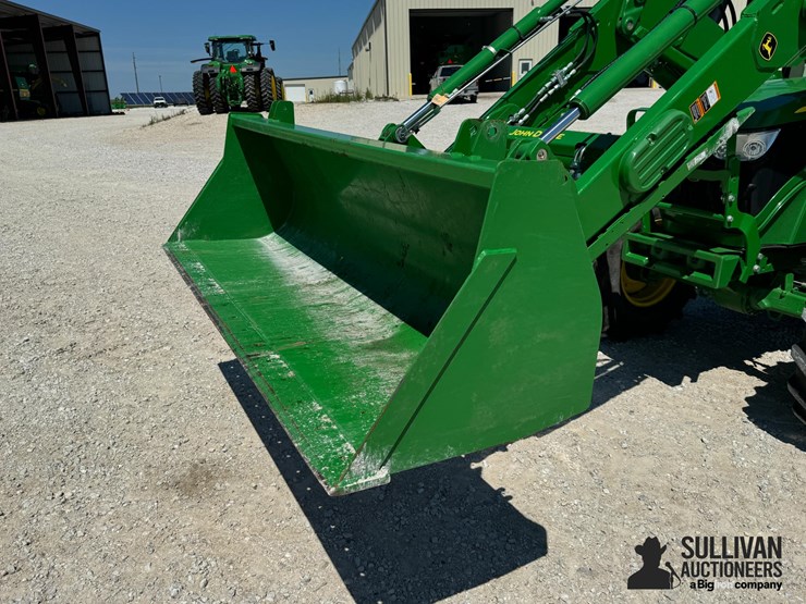 2021-john-deere-6110r-image-10