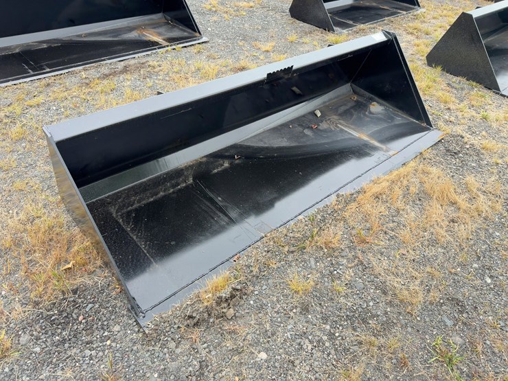 84"-gp-bucket-image-4