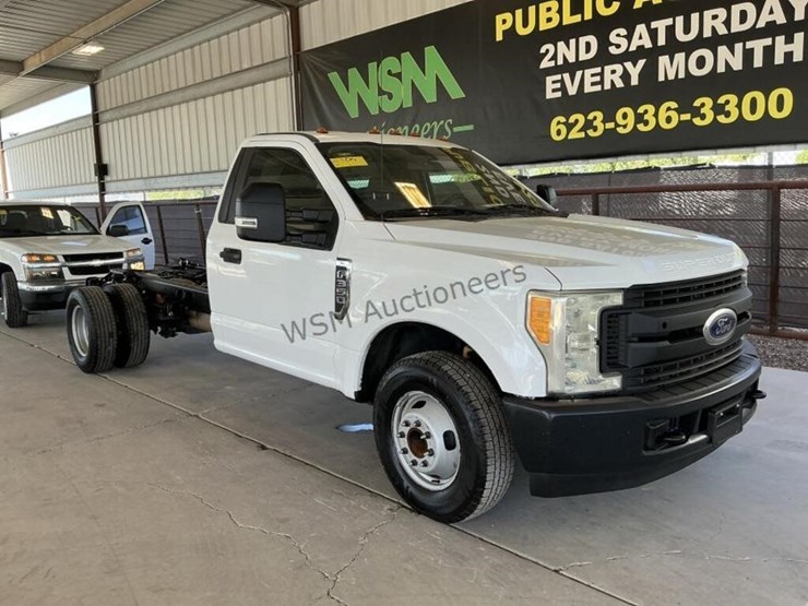 2017-ford-f350-image-2