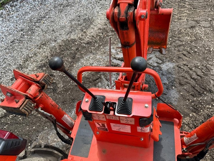 2019-kubota-b26-image-21