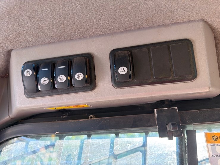 2018-caterpillar-299d2-xhp-image-24