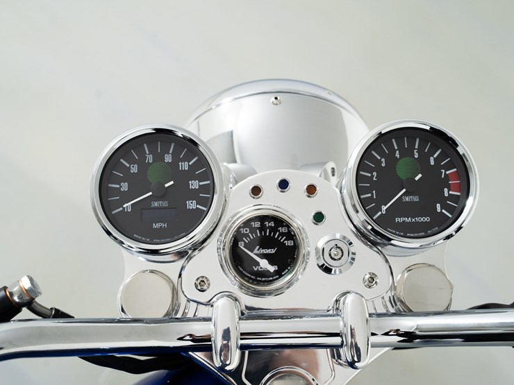 #132-•-1975-norton-850-commando-image-8