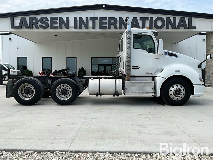 2015-kenworth-t680-image-4