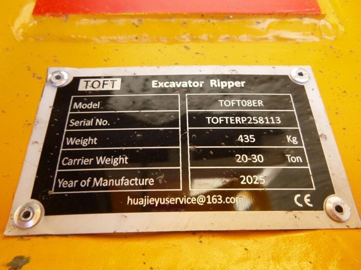 caterpillar-320-image-7