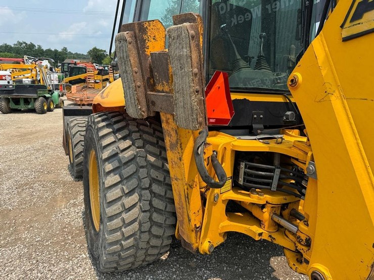 jcb-214e-image-14