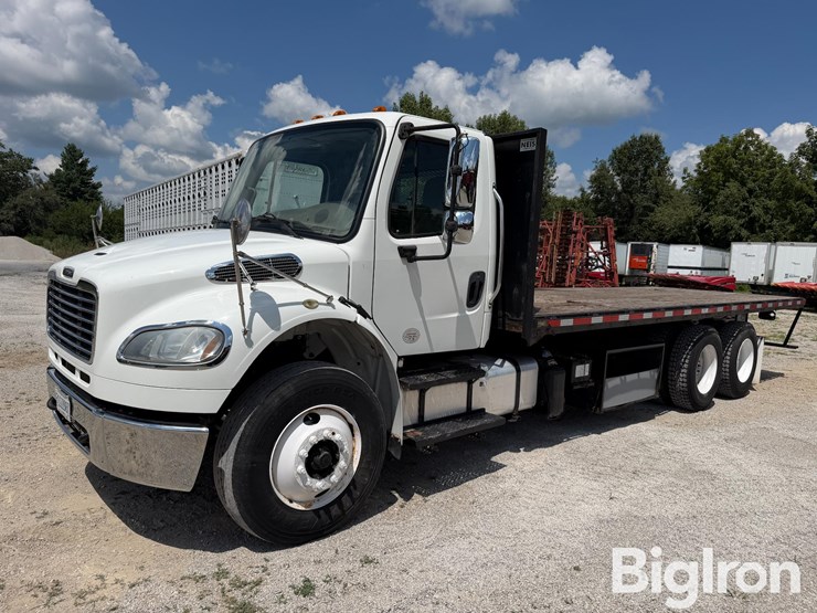 2016-freightliner-m2-t/a-6x4-flatbed-truck-image-1