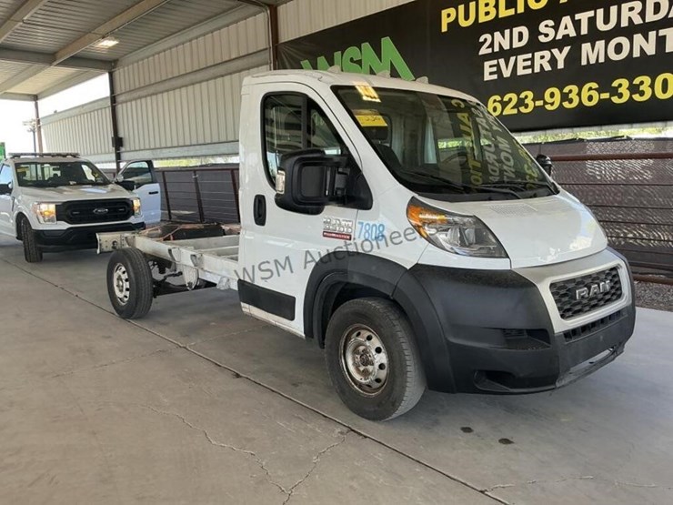 2019-dodge-3500-image-2