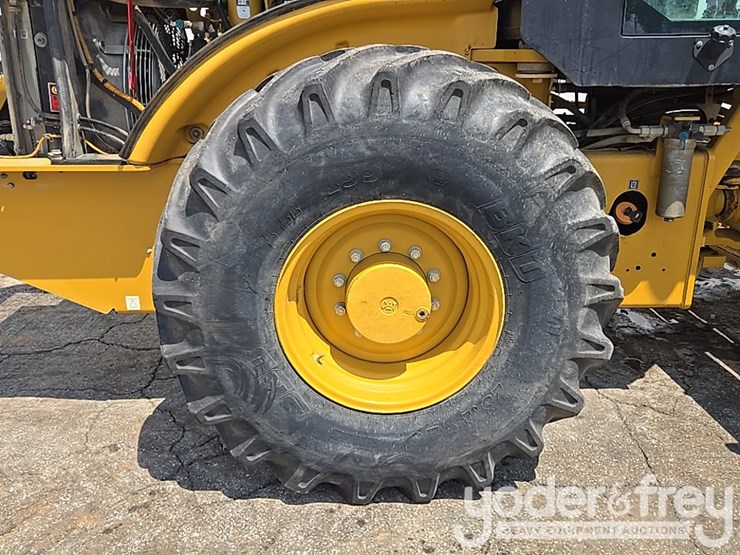 2020-caterpillar-cs56b-image-18
