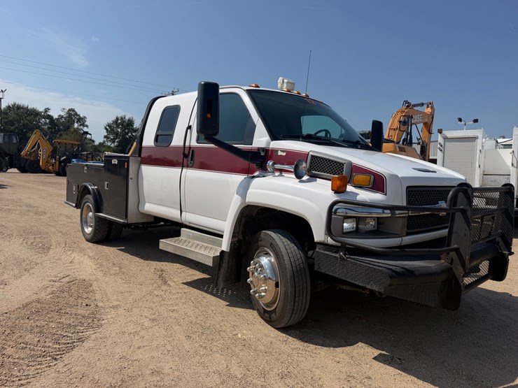 #131-•-2008-chevy-kodiak-utility-truck-image-2