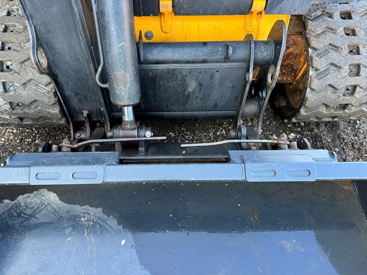 jcb-225t-image-11