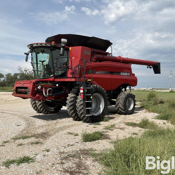 2016 CASE IH 8240